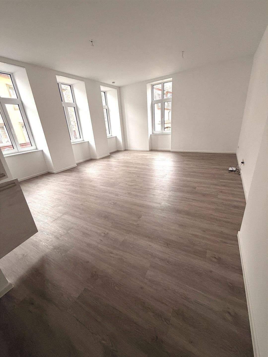 Frei ab sofort / 1. Obergeschoss / 2-Zimmer-Wohnung mit Einbauküche / Aufzug / Fußbodenheizung / ohne Balkon – Trier – Vorschaubild 6