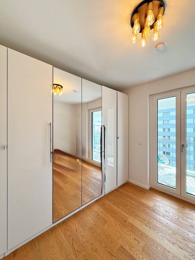 Möblierte 3-Zi-Whg, großer West-Balkon, Tiefgarage in München-Bogenhausen – München – Vorschaubild 4