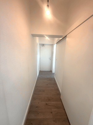 Mitten in der Essener Innenstadt - helle 2-Zimmer-Wohnung mit Tageslichtbad – 45127 Essen – Vorschaubild 3