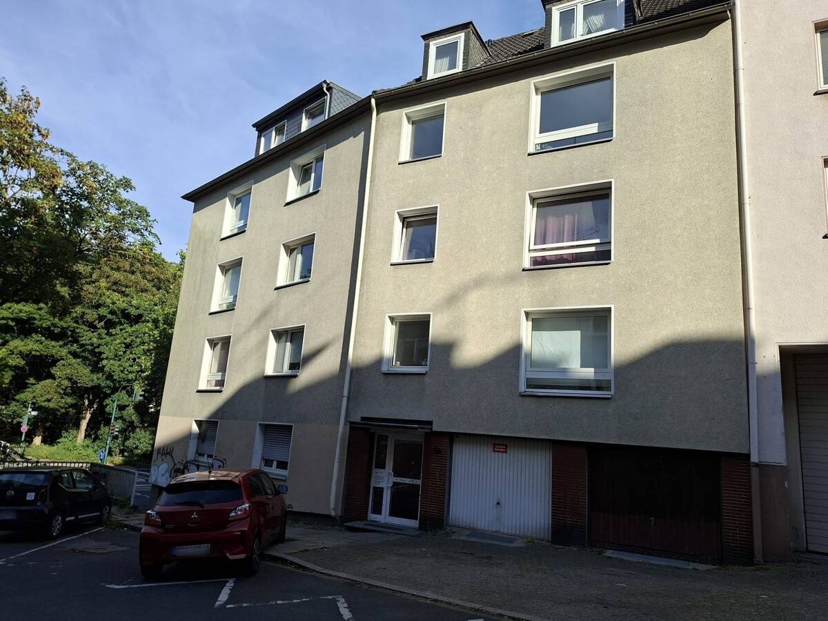 Attraktive Dachgeschosswohnung für Kapitalanleger – 45128 Essen – Bild 1 von 9