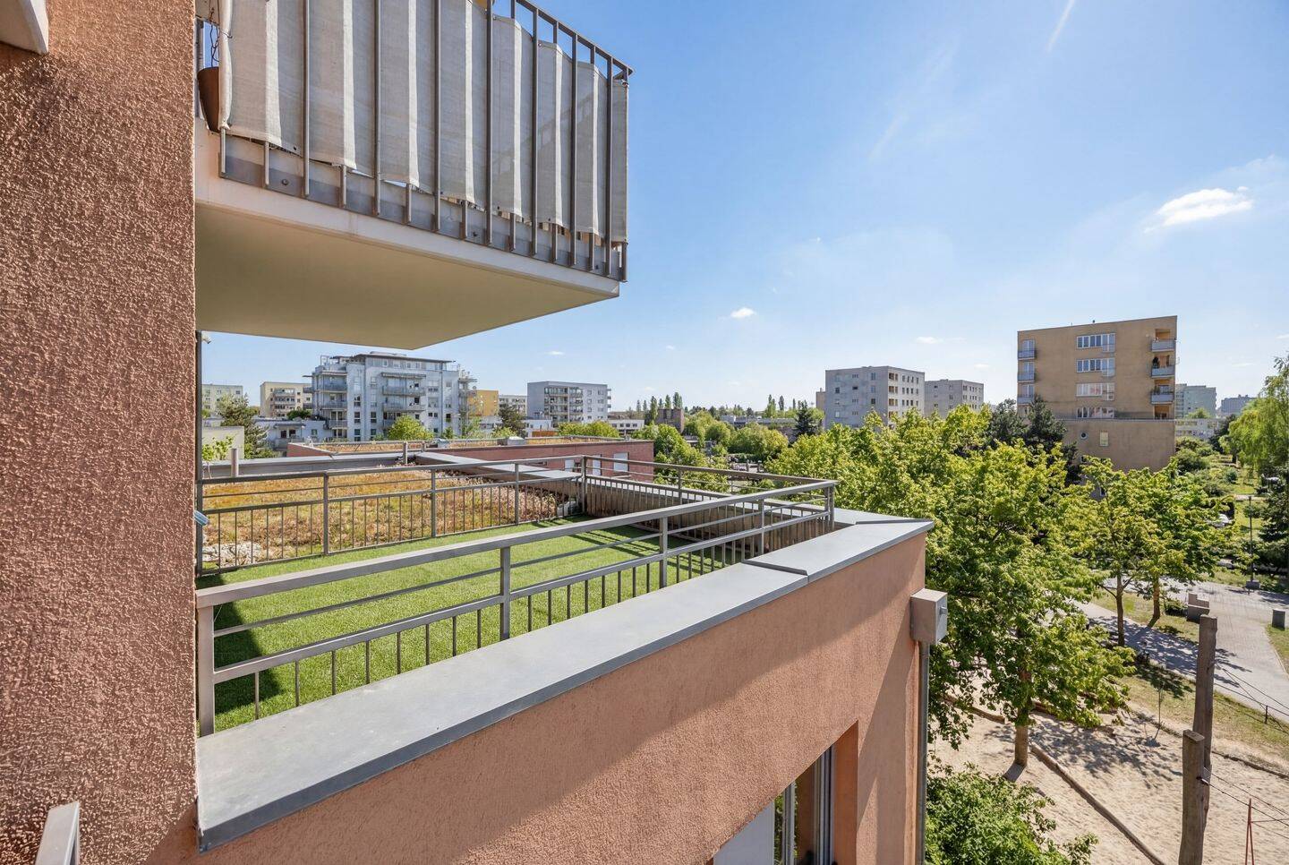 Moderne Wohnung mit Dachterrasse und großer Loggia – München – Vorschaubild 6