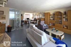 Weiß - Schöne, helle Maisonette-Dachgeschosswohnung mit Stellplatz – 50999 Köln – Vorschaubild 4
