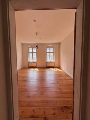 Provisionsfrei. Lichtdurchflutete und großzügige Altbauwohnung im Herzen Neuköllns – 12051 Berlin – Vorschaubild 1