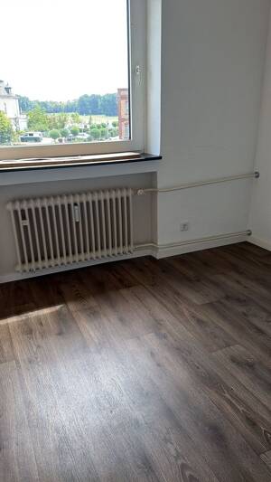Moderne 2-Zimmer-Wohnung mit Balkon und Gartenmitbenutzung