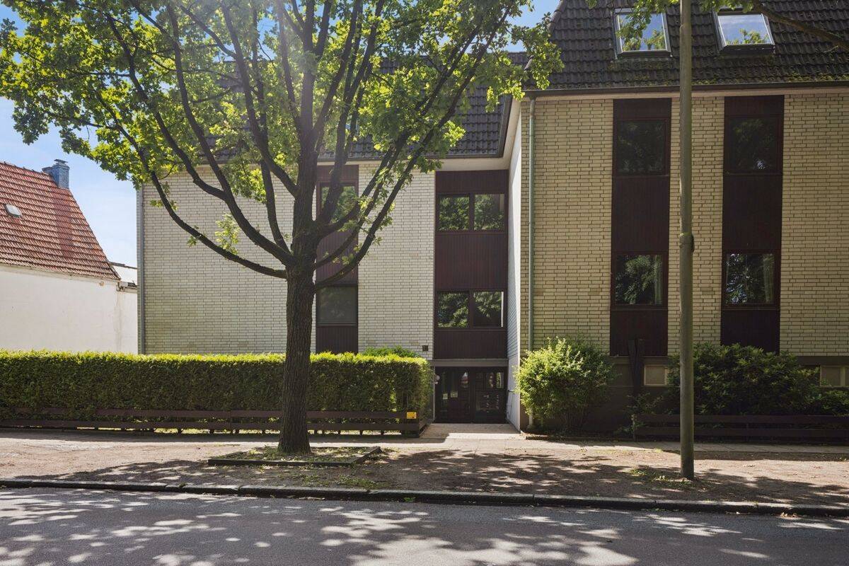 Nah am Werdersee und bestens angebunden: 2-Zimmer-Wohnung mit Balkon und Garage zur Renovierung! – Bremen – Vorschaubild 2