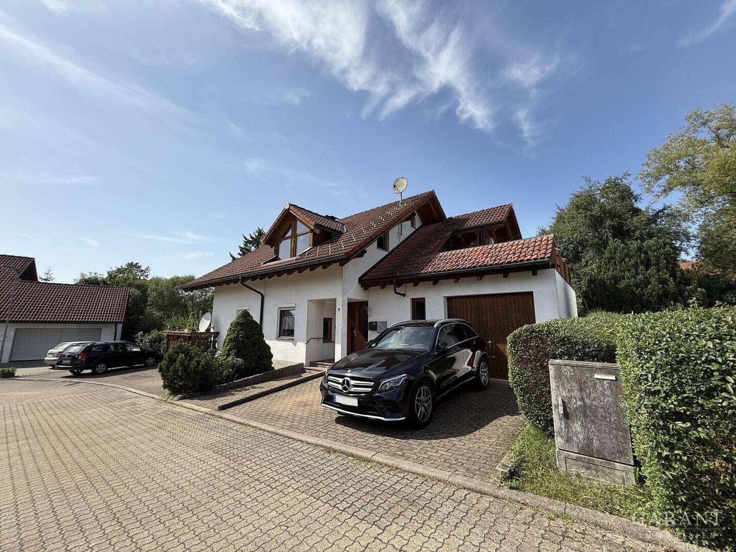Dreifamilienhaus mit freier Wohnung zum Selbstbeziehen! – Ühlingen-Birkendorf – Bild 1 von 9