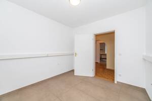 Großzügiges Ein- /Zweifamilienhaus mit großem Grundstück in Trudering - Erbpacht - nur 319 € jährl. – 81825 München – Vorschaubild 9