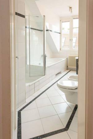 Traumhafte City-Dachgeschoßwohnung mit Aufzug unweit Lietzensee – 10627 Berlin – Vorschaubild 9