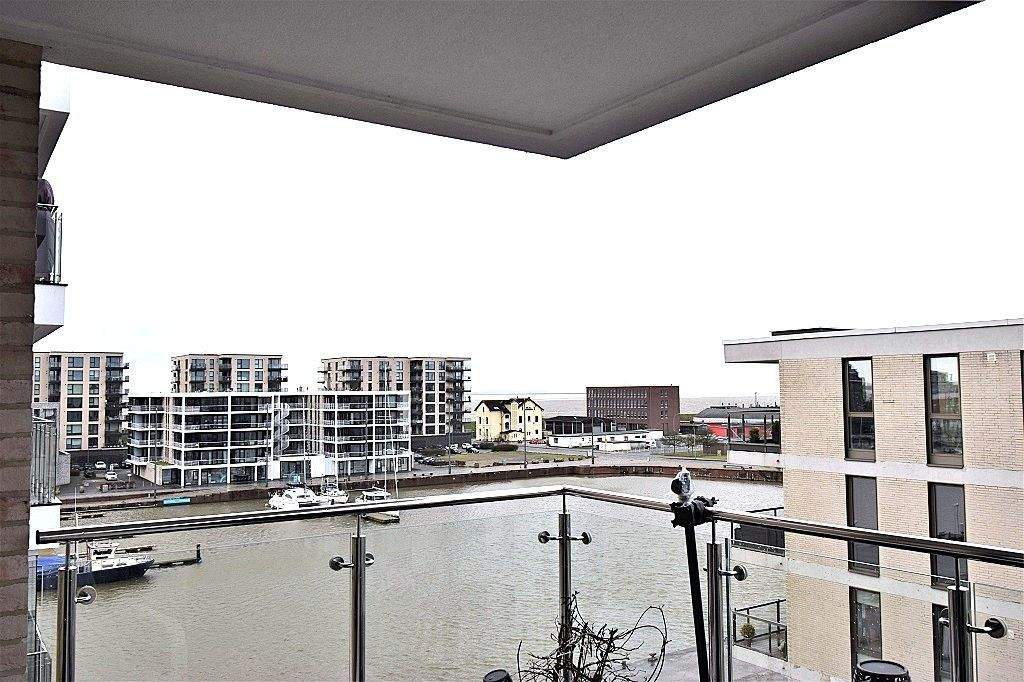 Kapitalanlage: Mitte // 2-Zimmer-Wohnung mit Ausblick auf den Neuen Hafen und die Weser – Bremerhaven – Vorschaubild 5