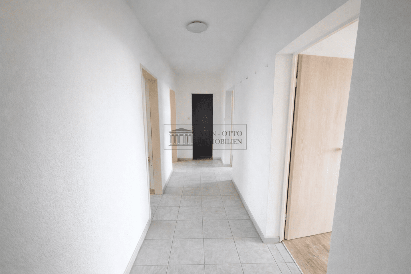 Chancen-Objekt zum Festpreis: 3 Zimmer mit Balkon und großem Potenzial – Stade – Vorschaubild 4