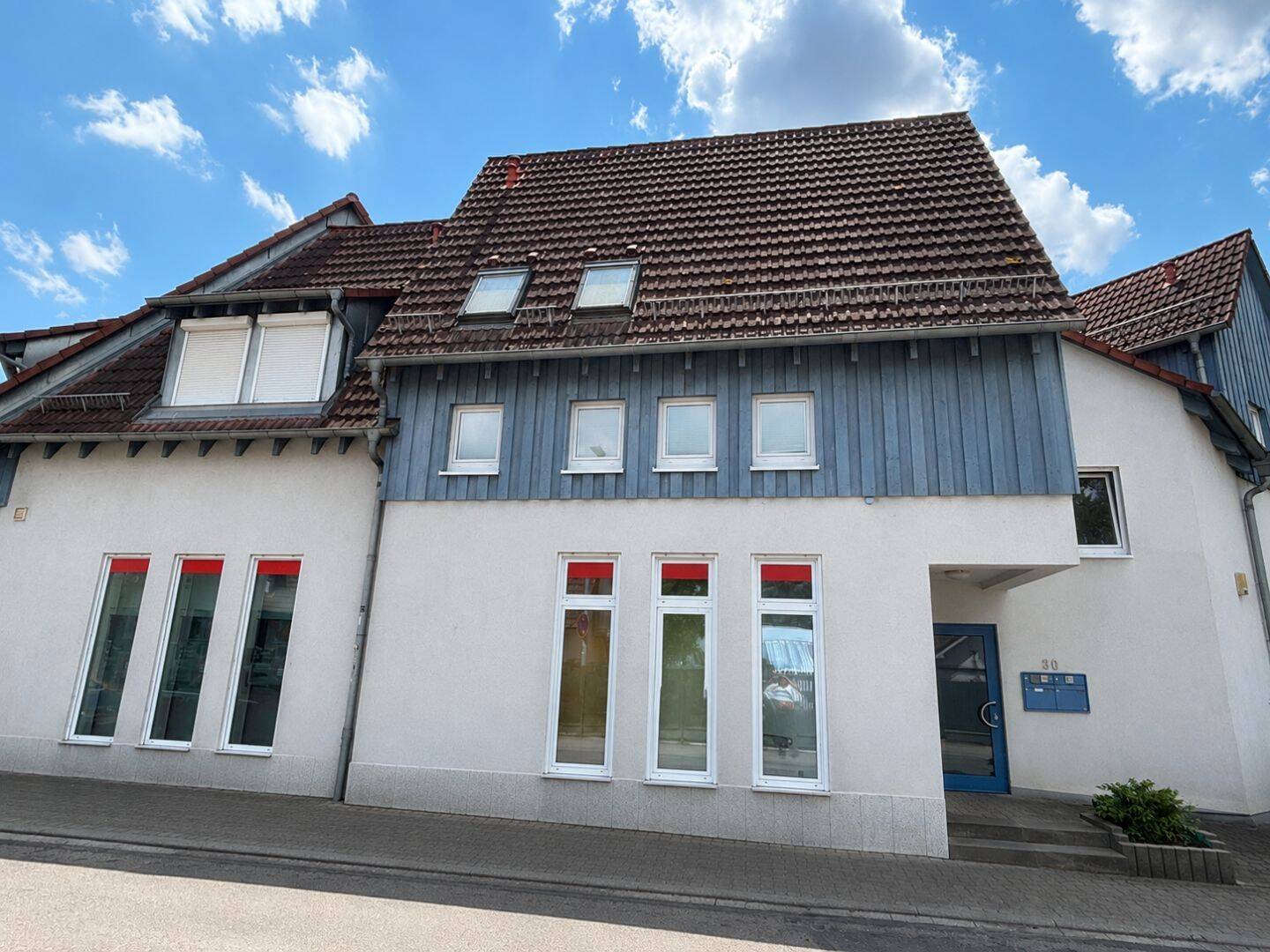 Mediterranes Flair im Herzen von Daxlanden - Besondere Dachgeschosswohnung mit offenem Wohnkonzept – Karlsruhe – Vorschaubild 2