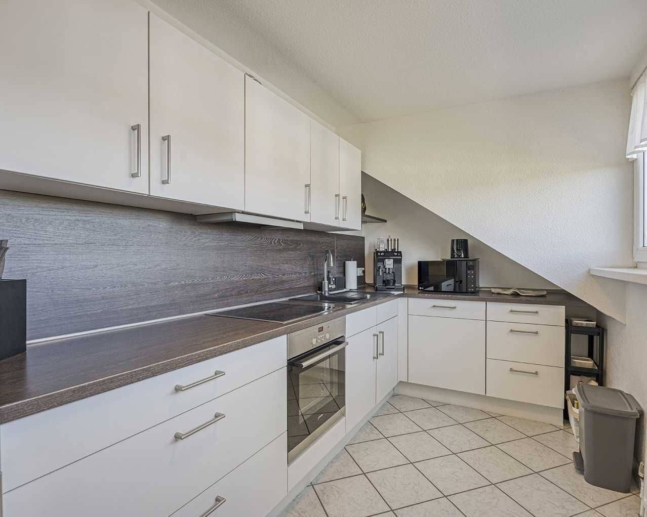 Lichtdurchflutete 3-Zimmer-Dachgeschosswohnung mit Stellplatz in Ratingen-Ost – Ratingen – Vorschaubild 3