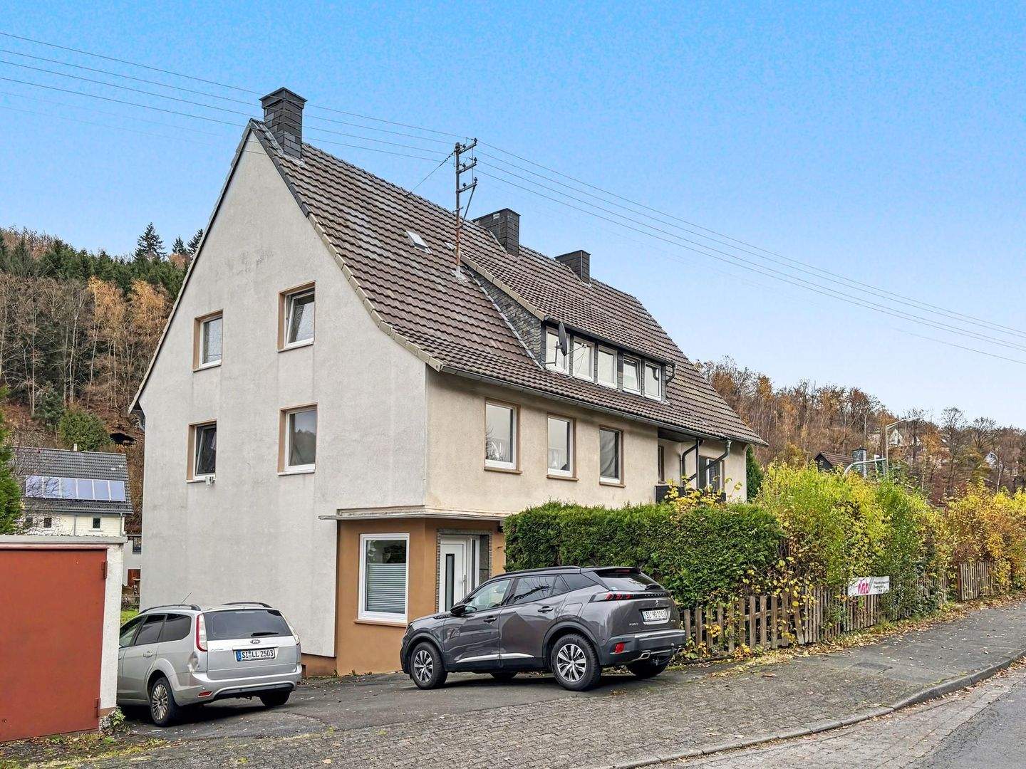 Attraktives 6 Familienhaus in ruhiger Lage - ideal für Kapitalanleger – Siegen – Bild 1 von 9