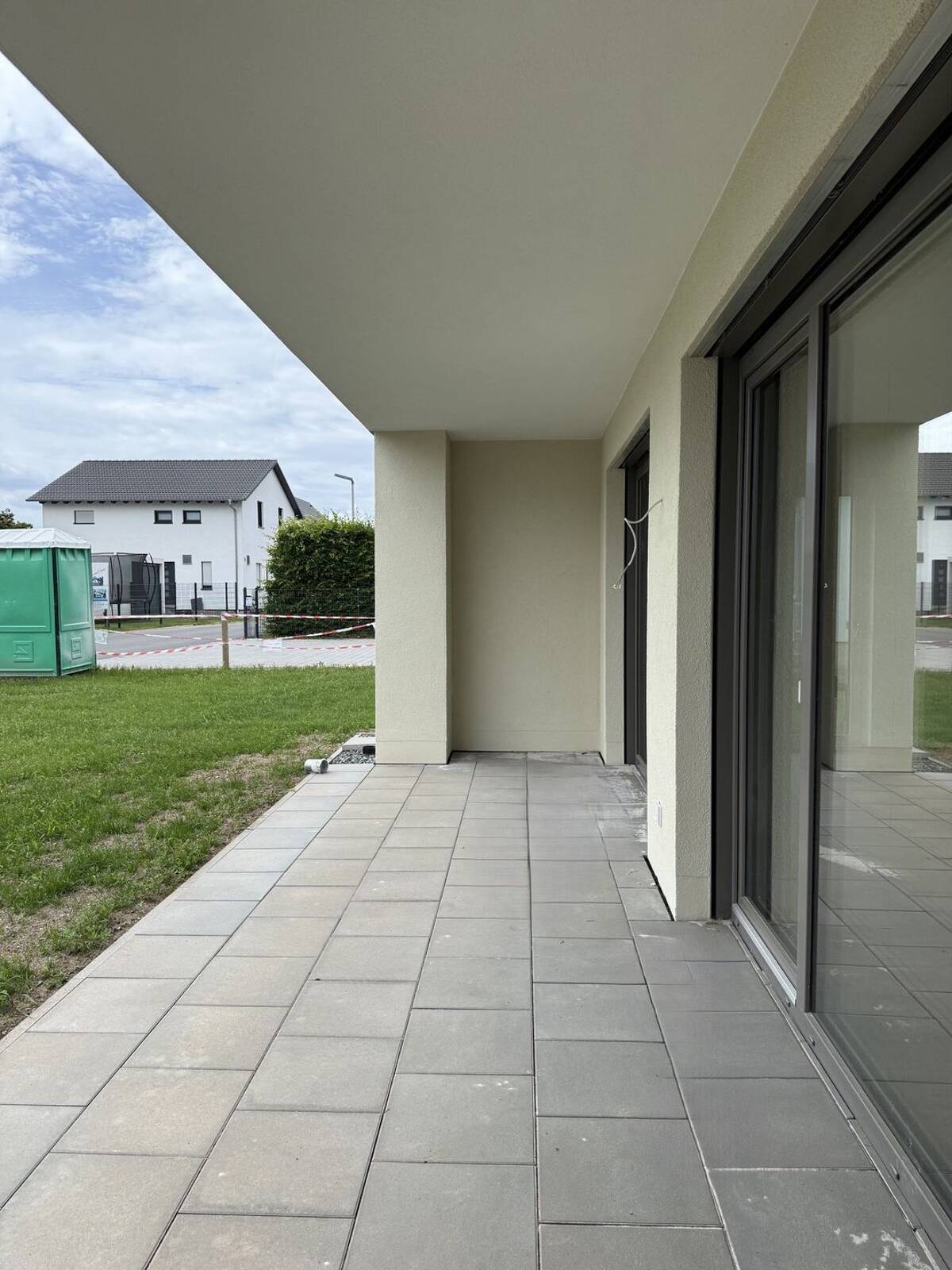2 Zimmer Mietwohnung mit Terrasse und Gartenanteil – 92699 Irchenrieth – Bild 1 von 7