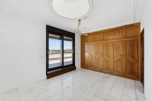 Wohnen mit Aussicht: Großzügige Dachterrasse, Kamin, Lift und Einzelstellplatz in der Tiefgarage – 80802 München – Vorschaubild 9