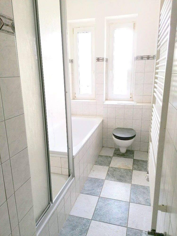 !! 4-Zimmer-Wohnung mit Balkon, Laminat und Parkett !! – Chemnitz – Vorschaubild 6