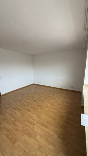 Renovierte 3-Zimmer-Wohnung mit Balkon und TG-Stellplatz – 47198 Duisburg – Vorschaubild 3