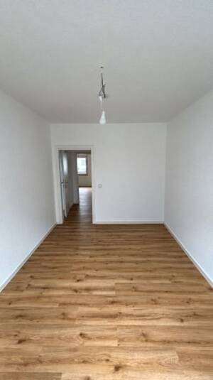 Modernisierte 2-Zimmer-Wohnung in zentraler Dortmunder Innenstadtlage – 44135 Dortmund – Vorschaubild 2