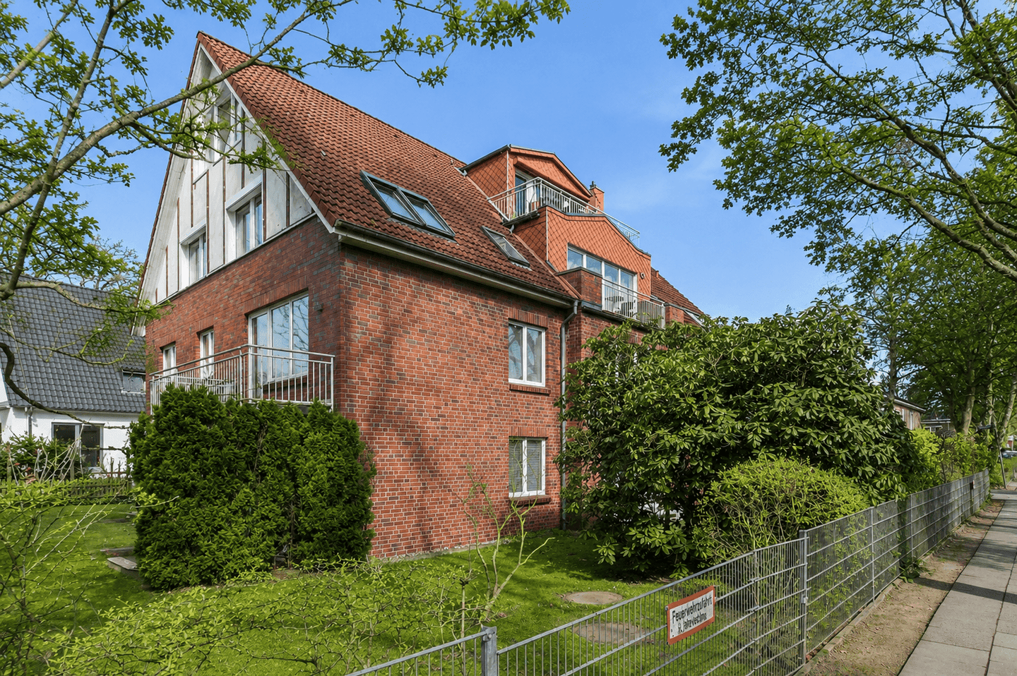 Hier beginnt Ihr neues Zuhause, Maisonette mit Süd Balkon – Hamburg – Bild 1 von 9