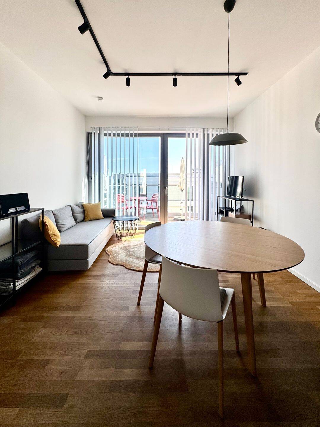 Neubau Penthouse im obersten Geschoss mit zwei Terrassen und Wasserblick – Berlin – Bild 1 von 9