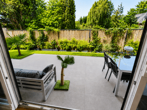 *Provisionsfrei* Exklusive Erdgeschoss-Terrassenwohnung mit hochwertiger Ausstattung und Garten in Köln-Rath/Heumar