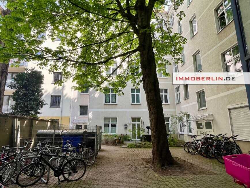 IMMOBERLIN.DE - Aparte Altbauwohnung in gefragter Kiezlage – Berlin – Bild 1 von 7