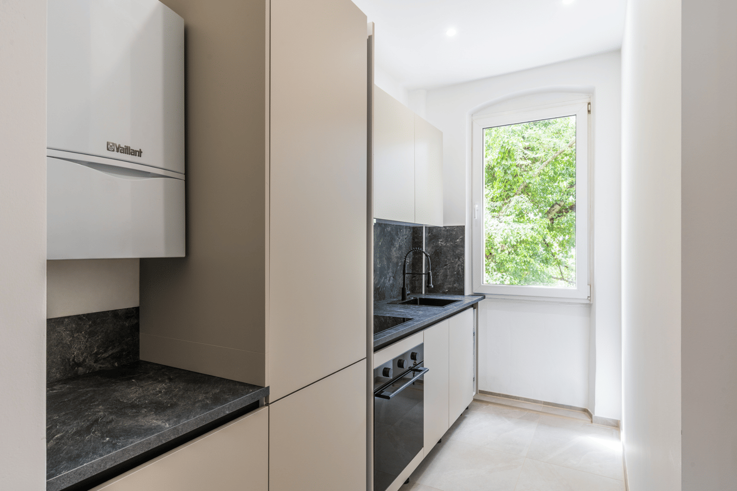 WG-Zimmer in sanierter Wohnung zur WG-Neugründung – Nürnberg – Vorschaubild 3