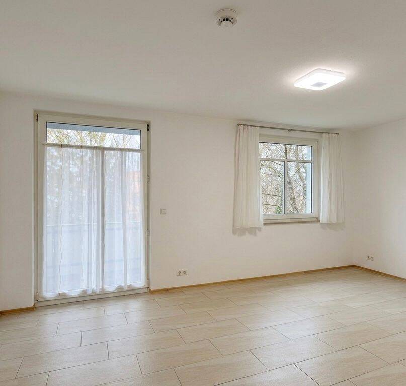 2-Zimmer Wohnung mit Balkon & Blick ins Grüne