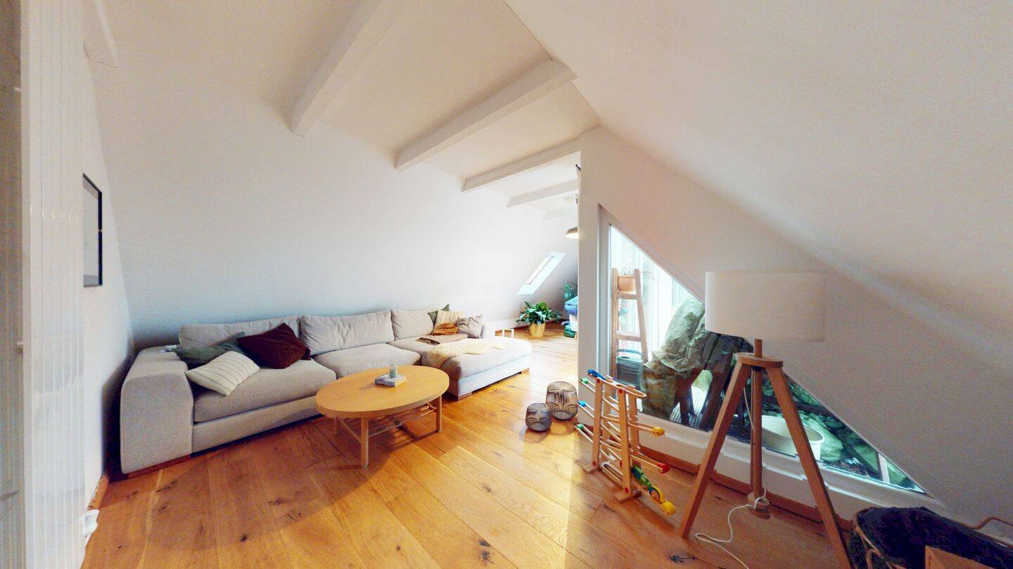 Lehesterdeich / Stilvolle 4-Zimmer-Maisonette-Wohnung mit Loggia in ruhiger Lage – Bremen – Vorschaubild 2