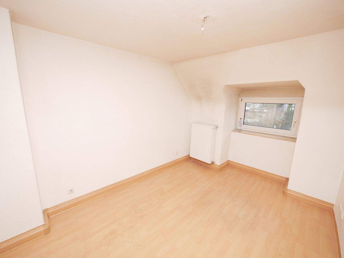 Sehr gepflegte und gemütliche 2,5-Raum-Dachgeschosswohnung in zentraler Lage von Buer-Mitte – Gelsenkirchen – Vorschaubild 5