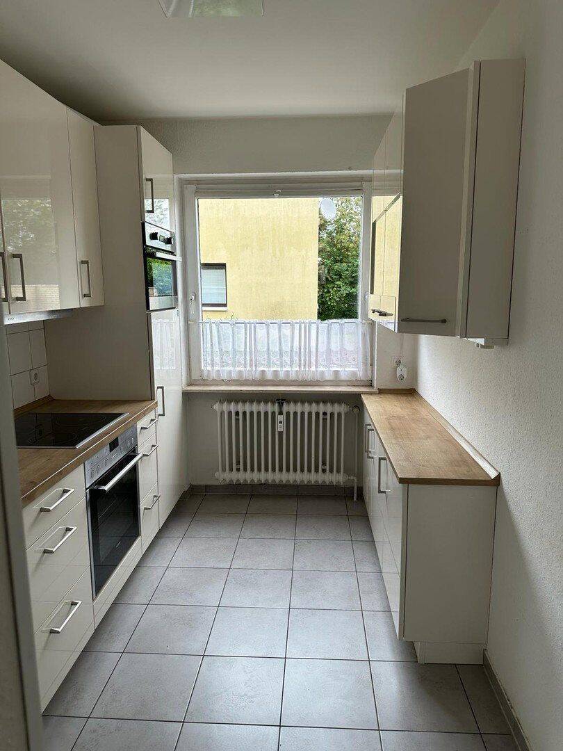 VON PRIVAT: Großzügiges 4-Zimmer-Wohnglück mit Süd-West-Loggia & Garage in Bad Schwartau – Bad Schwartau – Vorschaubild 8