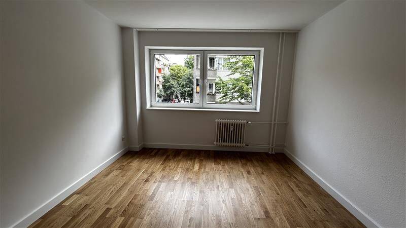 Attraktive 2-Zimmer-Wohnung mit Balkon in Berlin-Charlottenburg – Berlin – Vorschaubild 2