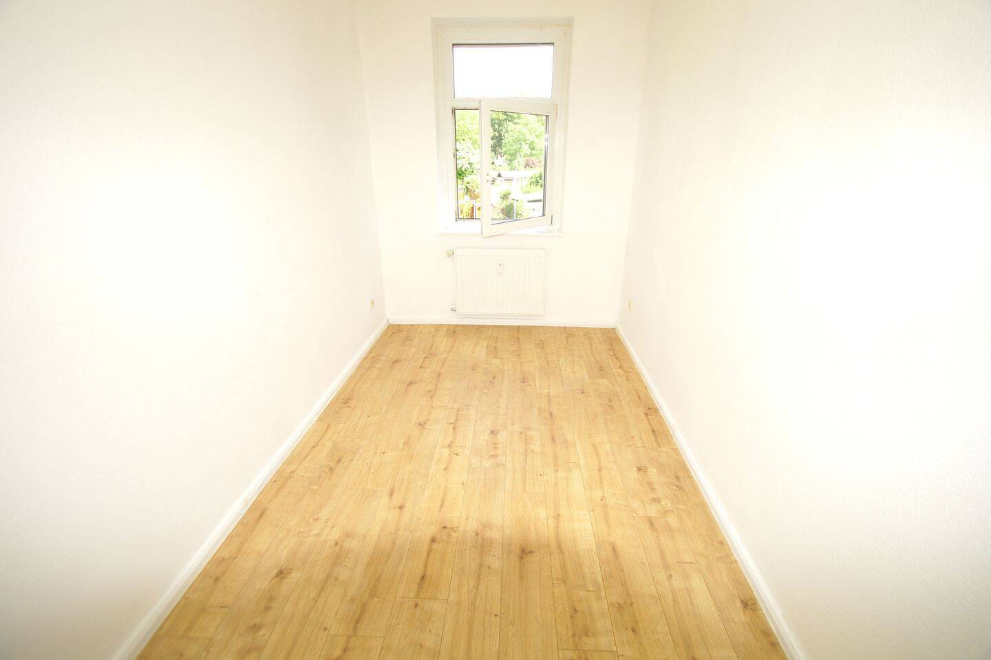 Grüner Ausblick inklusive - Charmante 2-Zhg. mit Balkon mit Denkmalschutz im Leipziger Osten! – Leipzig – Vorschaubild 4