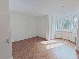 Gemütliche 1,5-Zimmer-Erdgeschosswohnung für Singles oder Paare – 70197 Stuttgart – Vorschaubild 1