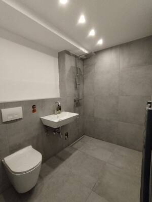 Helle 3 Zimmer- Ergeschosswohnung | inkl. Einbauküche + Balkon – 47798 Krefeld – Vorschaubild 2