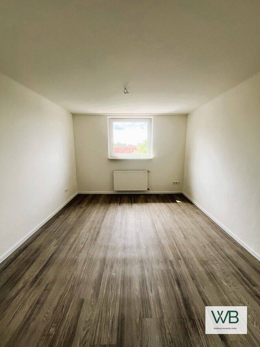 Einziehen und wohlfühlen: Moderne Dachgeschosswohnung in gepflegtem Wohn- und Geschäftshaus – Wolfsburg – Vorschaubild 7