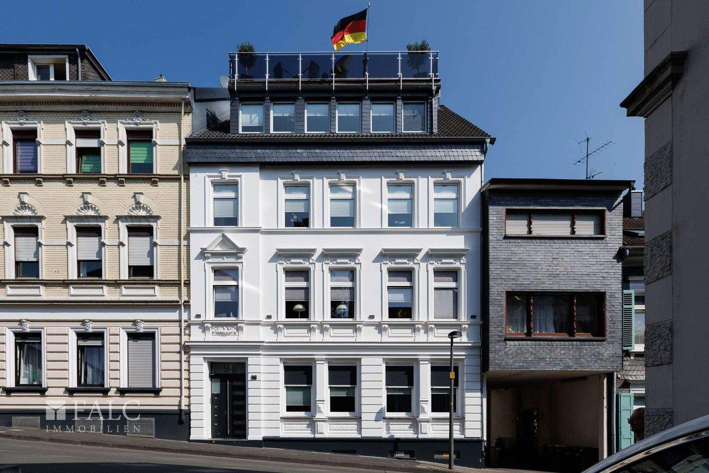 Top Kapitalanlage: Modernisiertes Mehrfamilienhaus mit 3 Einheiten – Solingen – Vorschaubild 3