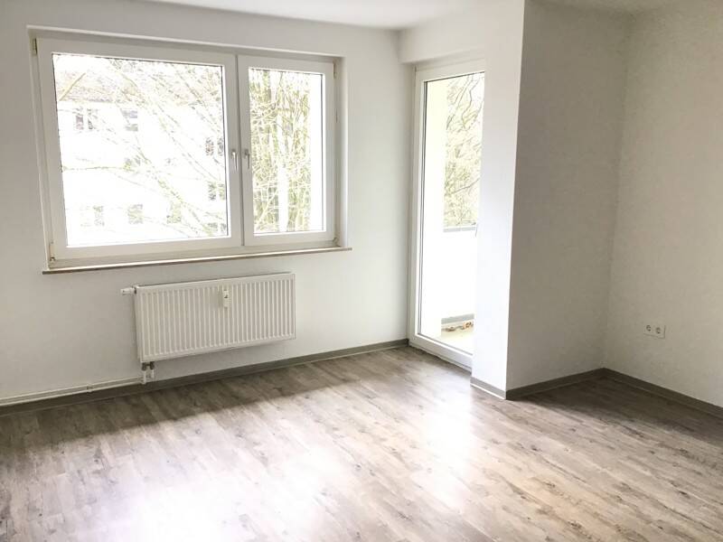 Sanierte 3 Raumwohnung mit Balkon im Grünen – Bielefeld – Vorschaubild 2