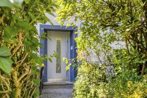 Köln-Nippes: Vermietete 3-Zimmer-Wohnung mit Loggia im gepflegten 4-Parteienhaus – 50733 Köln – Vorschaubild 2