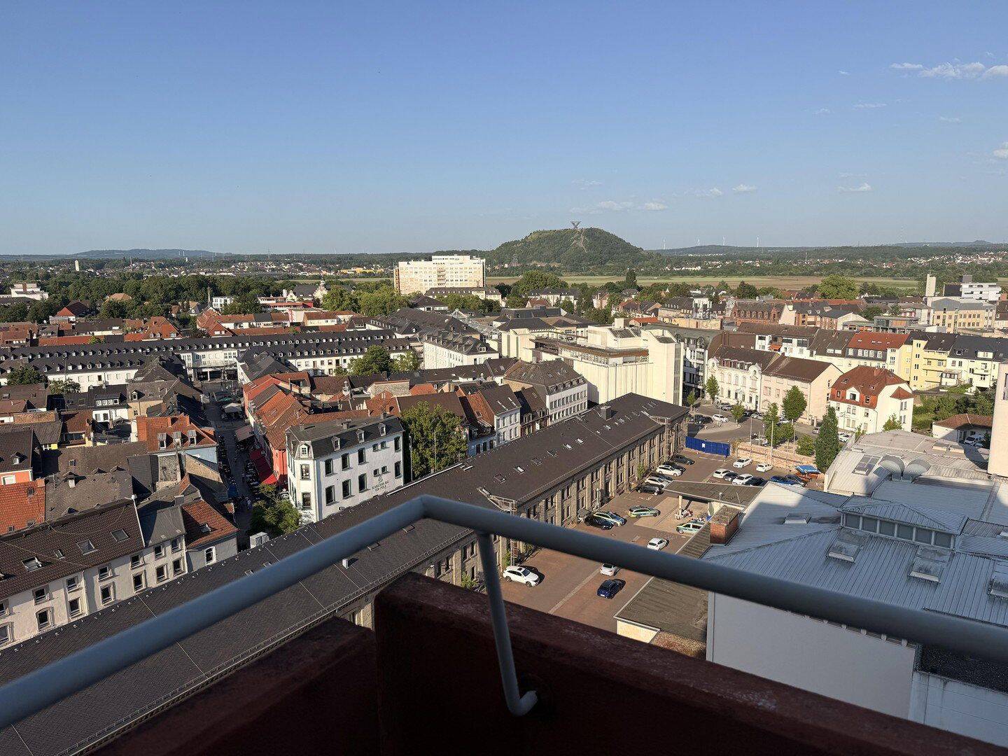 Erstbezug nach Renovierung - Moderne 3-Zimmer-Wohnung mit Balkon und traumhaftem Ausblick Saarlouis