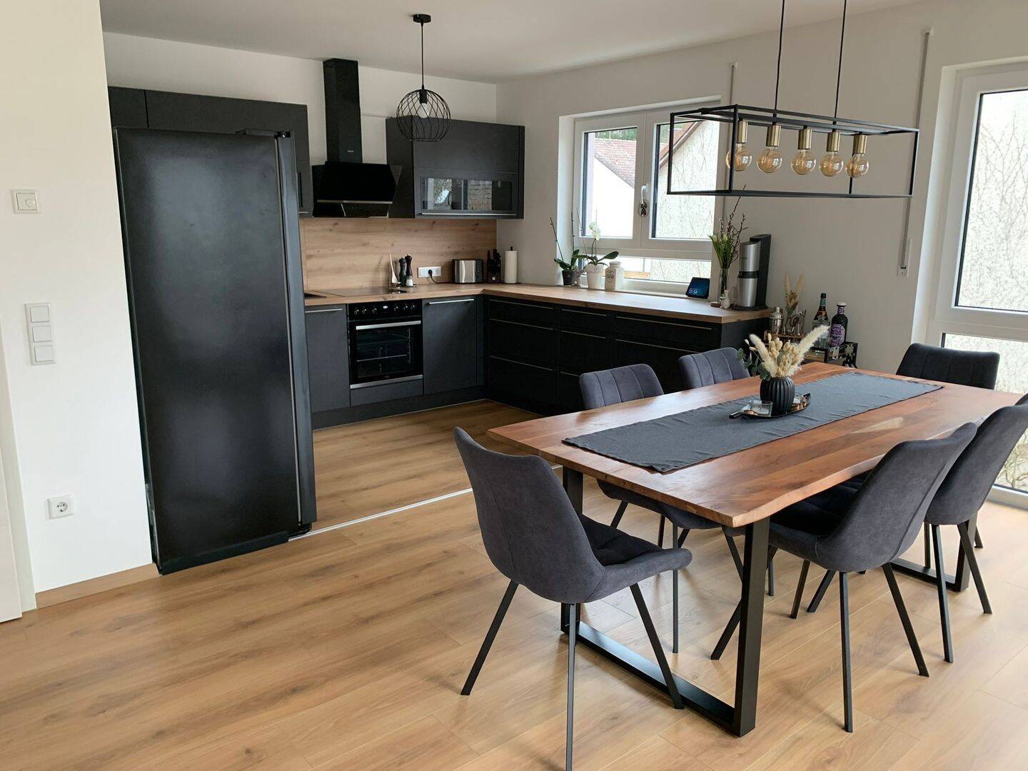 Moderne Wohnung mit naturnahem Umfeld und guter Infrastruktur – Nürnberg – Vorschaubild 2