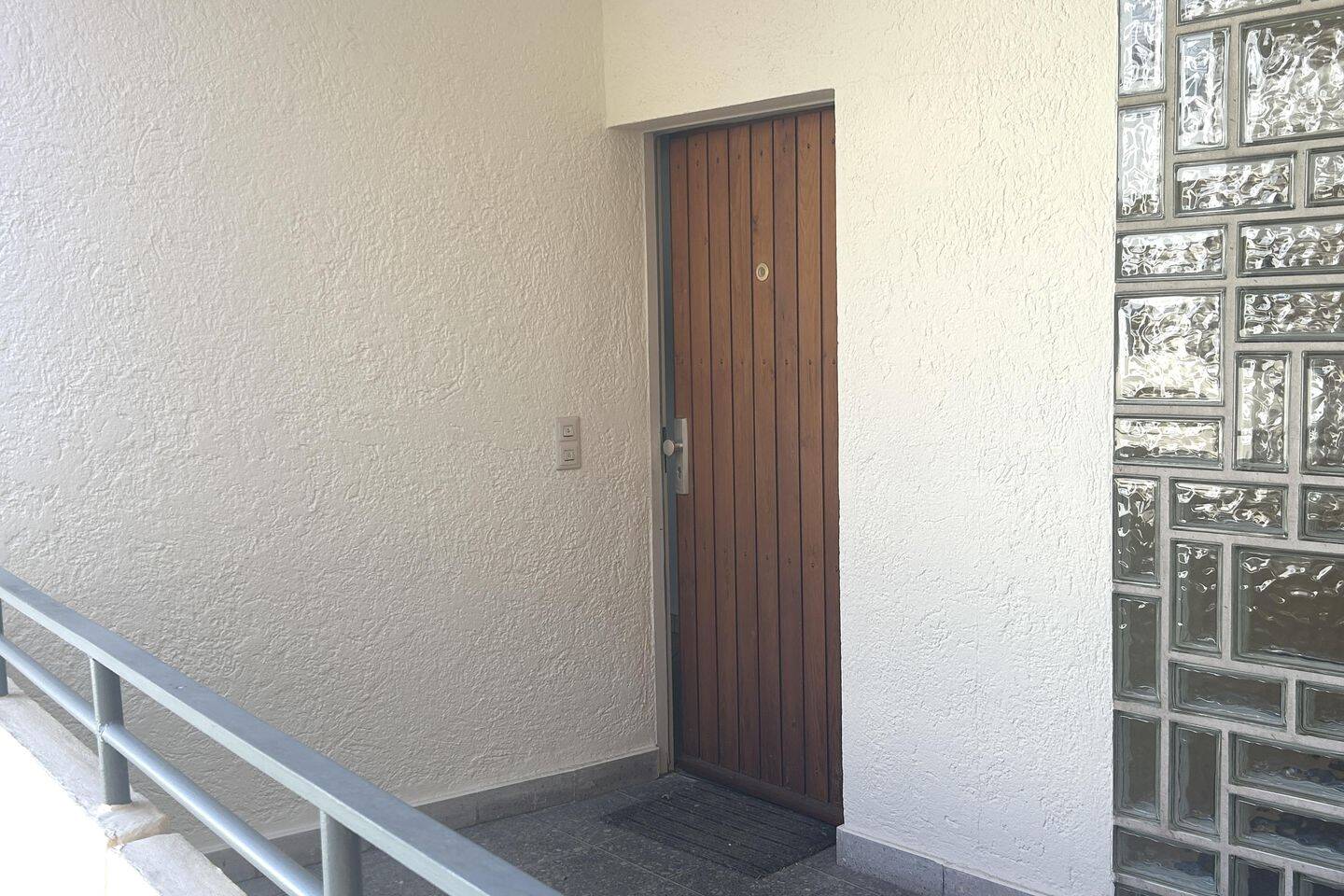 Freie 3-Zi.-Wohnung mit kleinem Balkon in attraktiver Lage, renovierungsbedürftig, TG-Stellplatz – Stuttgart – Vorschaubild 9