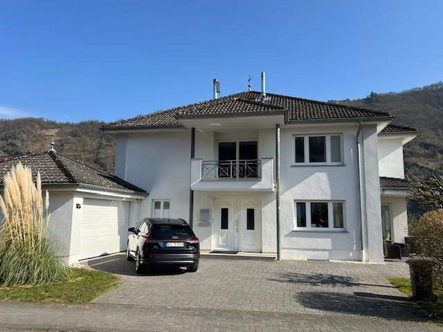 Großzügiges Einfamilienhaus in bevorzugter Wohnlage. Provisionsfrei – Traben-Trarbach – Bild 1 von 9