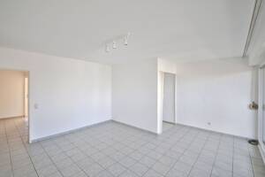 Modernisierte 2-Zimmer-Wohnung mit zwei Balkonen, Weitblick über Karlsruhe & sanierter Wohnanlage – 76131 Karlsruhe – Vorschaubild 5