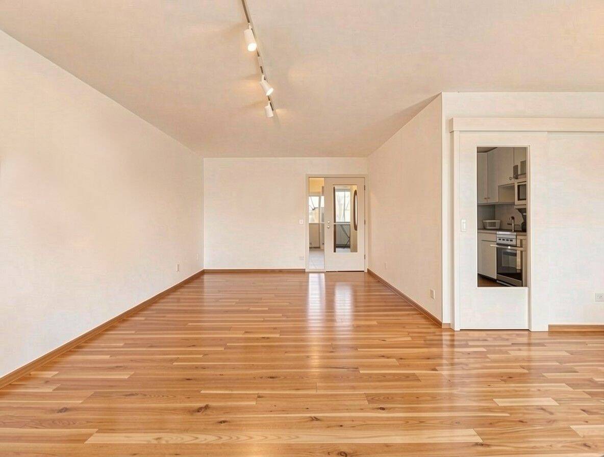 Tolle Wohnung für die Familie oder eine WG! Nähe BMW in Milbertshofen. Per Angebot. – München – Vorschaubild 3