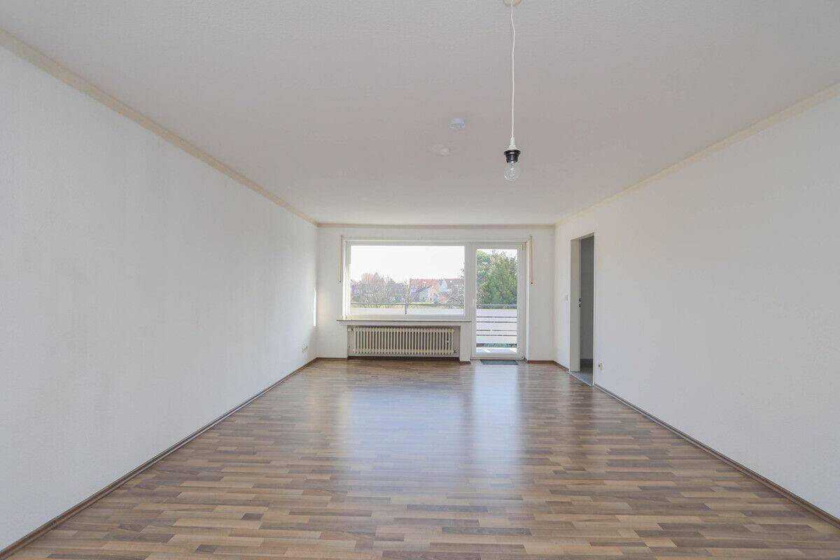 Helle 3-Zimmer-Dachgeschosswohnung mit Balkon in Mönchengladbach-Neuwerk