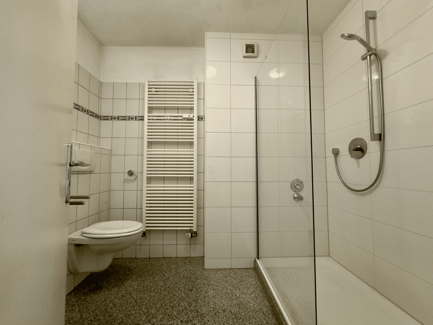 Schöner Weitblick inklusive - gepflegte Wohnung mit großem Balkon und Garage nahe der Wupper – Wuppertal – Vorschaubild 9