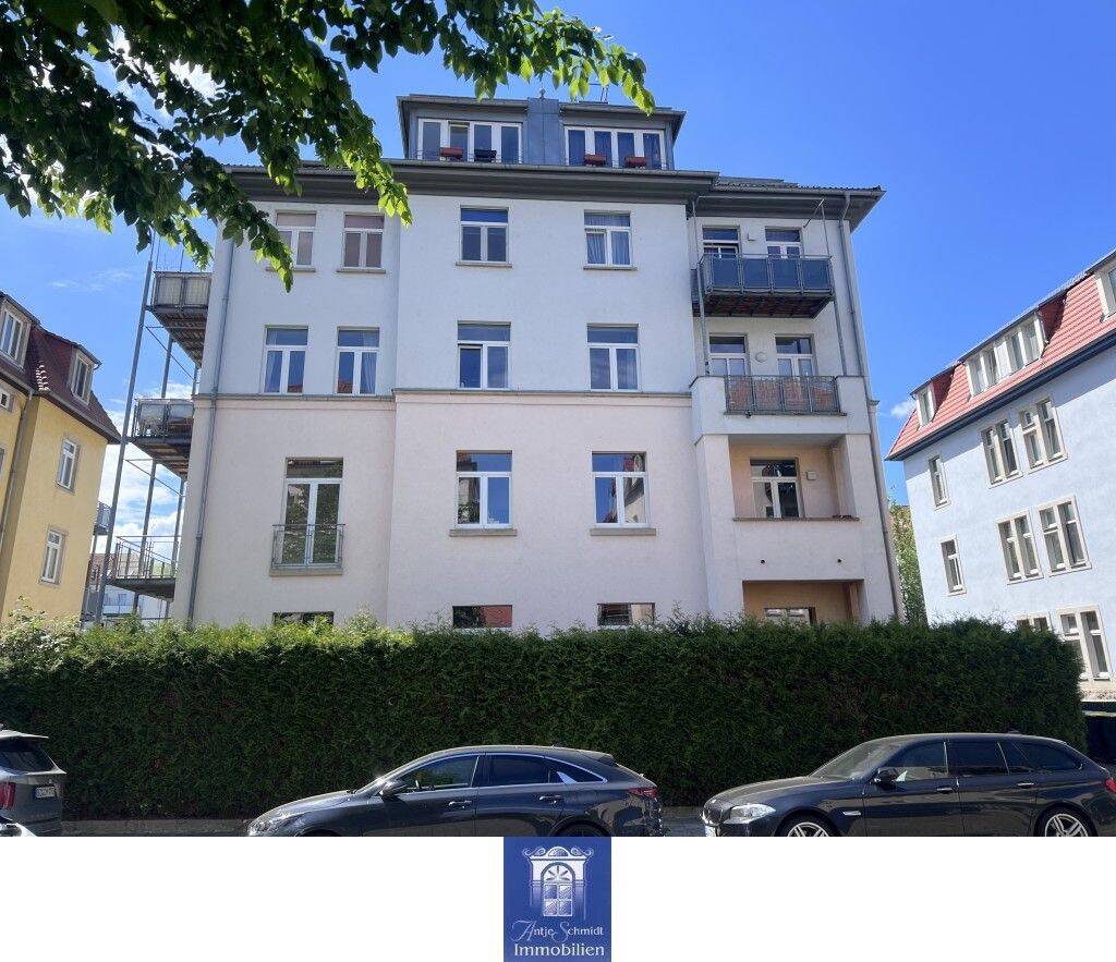 Wunderschöne, gut vermietete Wohnung mit großem Balkon und EBK in ruhiger Wohnlage!