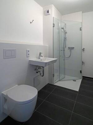 2 ZKB Küche mit Loggia und ebenerdiger TG, Dachwohnung, optimale ÖPNV Anbindung – 81249 München – Vorschaubild 6