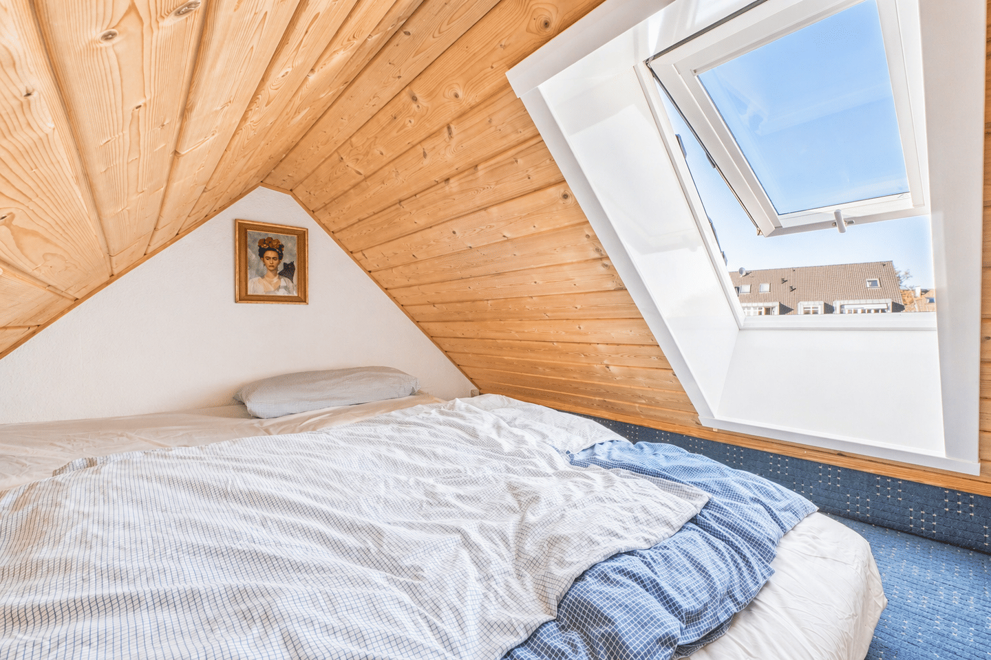 Dachgeschosswohnung in umfangreich modernisiertem 3-Parteienhaus mit Altbauflair – Bremen – Vorschaubild 6